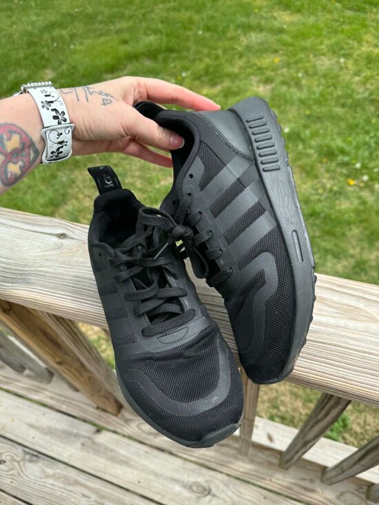 Adidas Mens sz 7 all Black Sneakers Minimalist Athleisure Gym Running Shoes 3288 main image 9